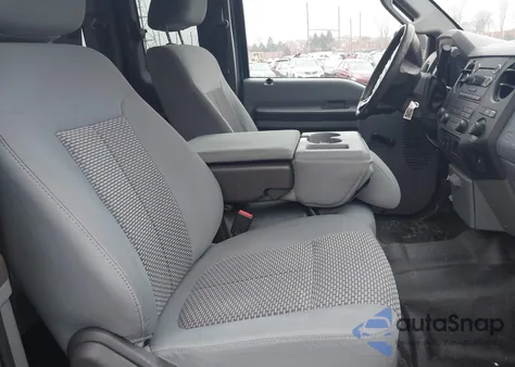 2011 Ford F-250 Xl z USA, uszkodzony, nr VIN 1FT7X2B66BEA70504